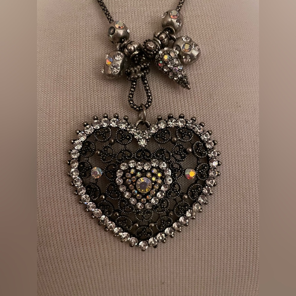 Elegant Embellished Heart Pendant Necklace